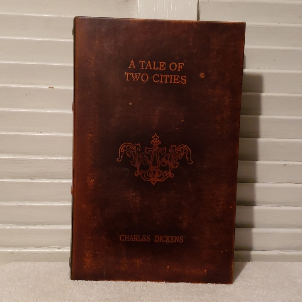 Charles Dickens Storage Box